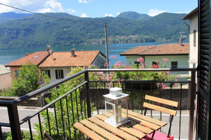 In centro Ca' Leandro Vista lago Lierna Exterior foto